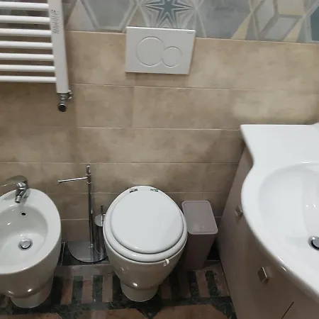 Castelbarco House A 招待所 4*