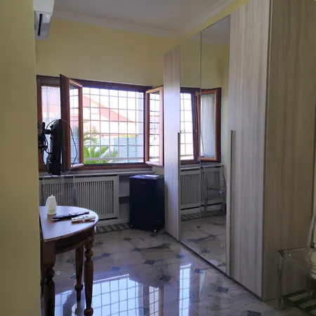 بيت ضيافة Castelbarco House A 4*